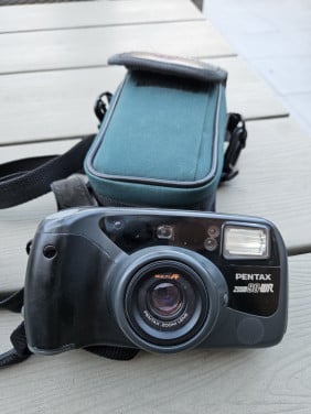 Werkende analoge 35 mm Camera Pentax Zoom 90 WR, in nette staat