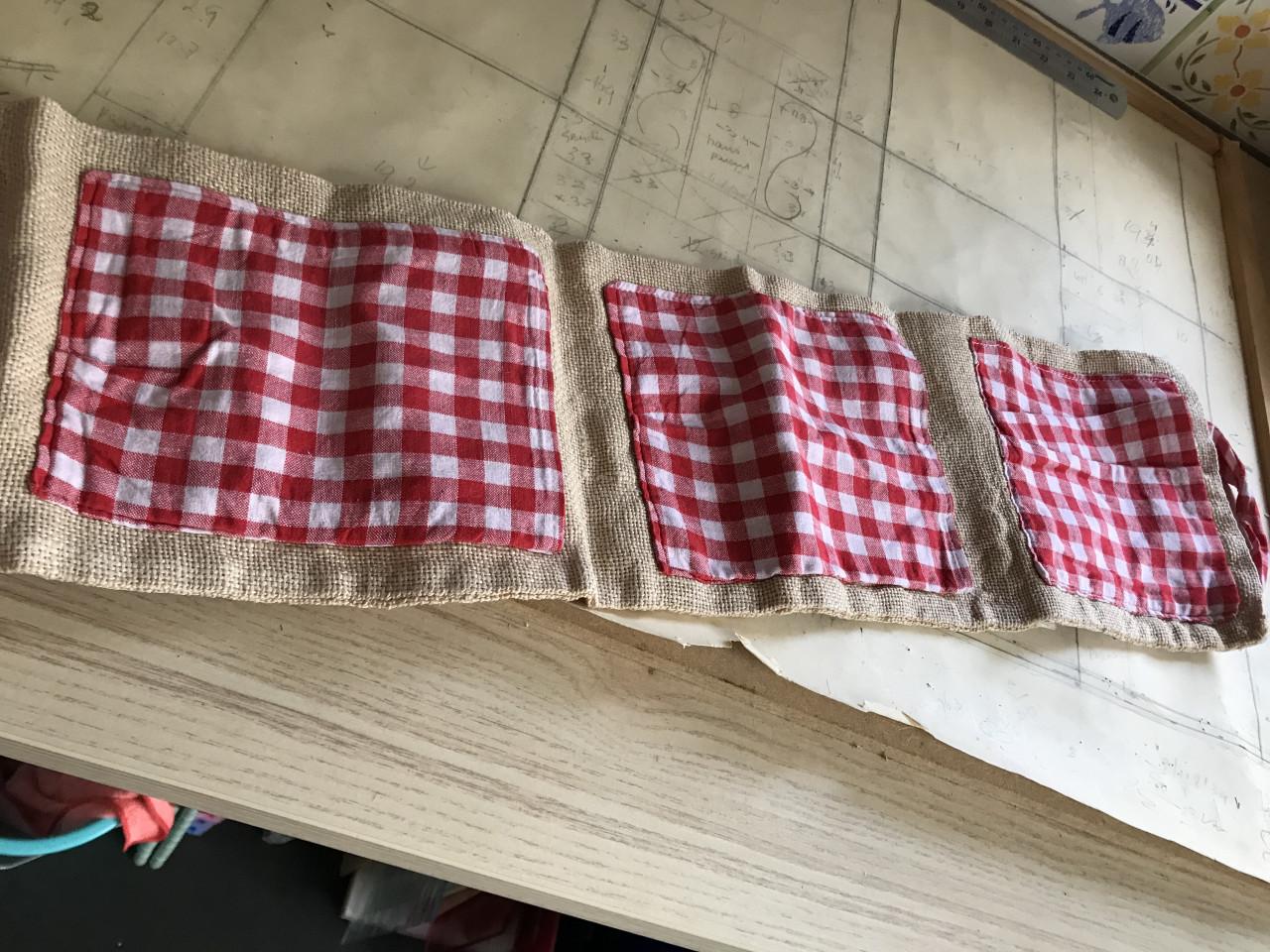 Tentelastieken en scheerlijnen en opbergrekken