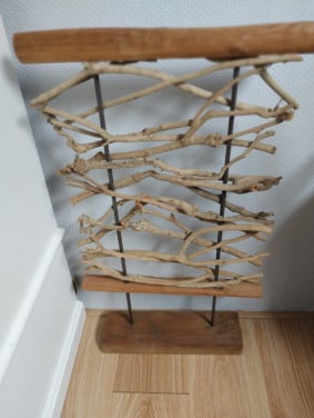 Hout ornament op voet