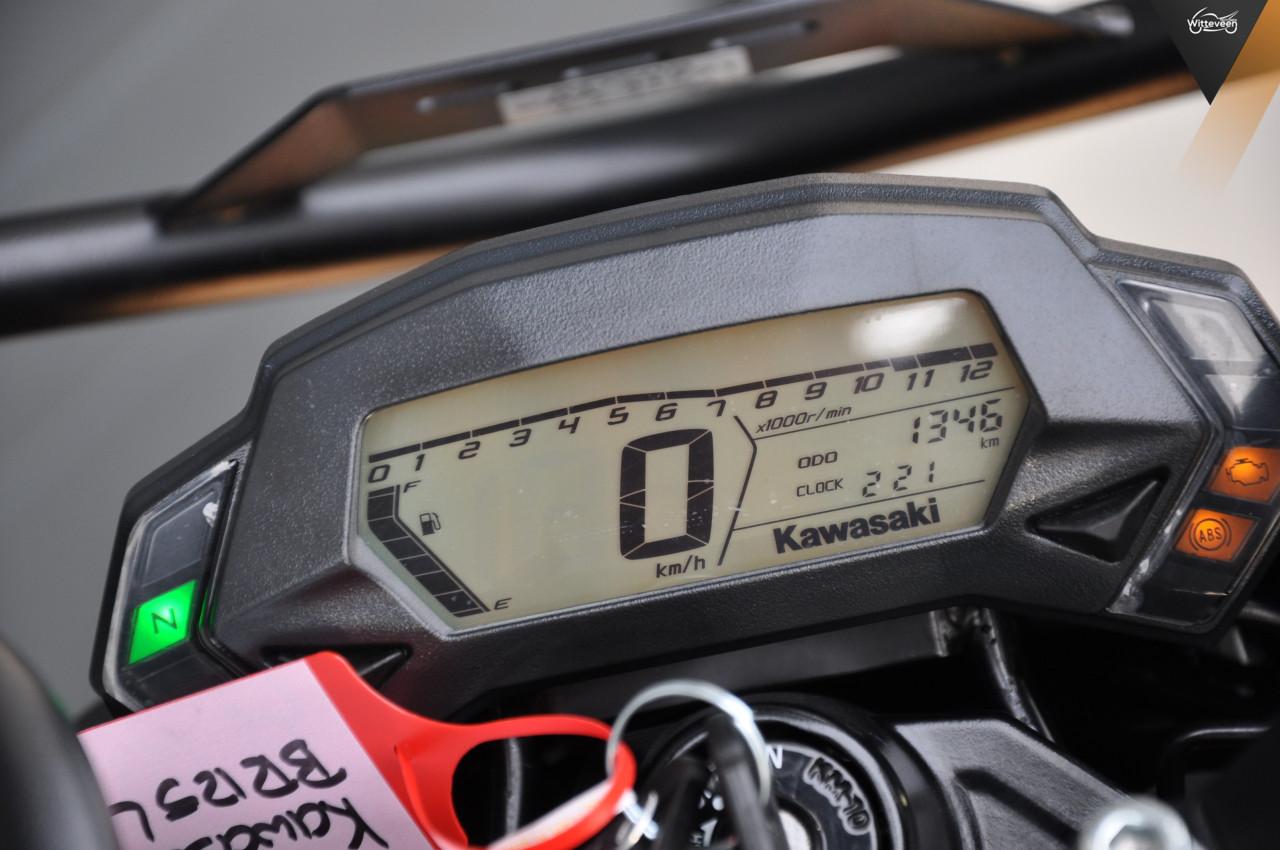 Kawasaki Z125  met 1350 kms BJ 2025! BTW motor