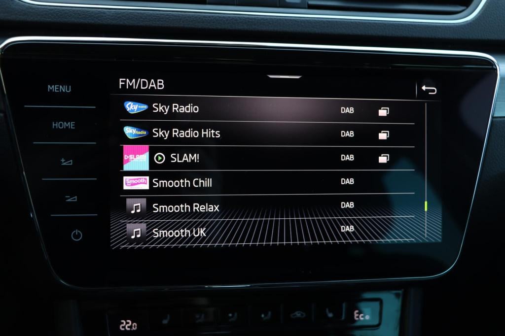 Skoda Superb combi 1.4 ehybrid style 218pk dsg6 | soh 93,1% | memory | stoe