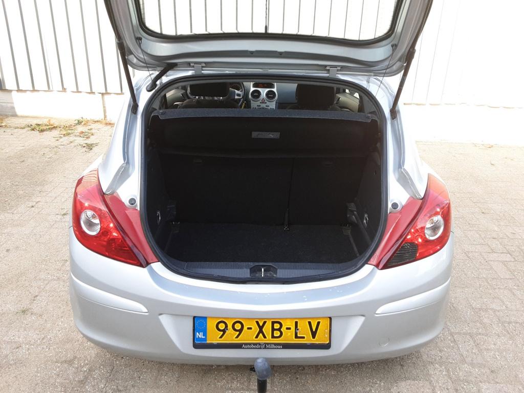 Opel Corsa 1.4-16v enjoy