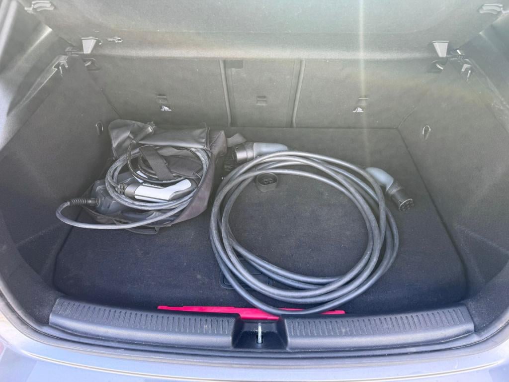 Mercedes-Benz A-Klasse 250 e business solution luxury limited