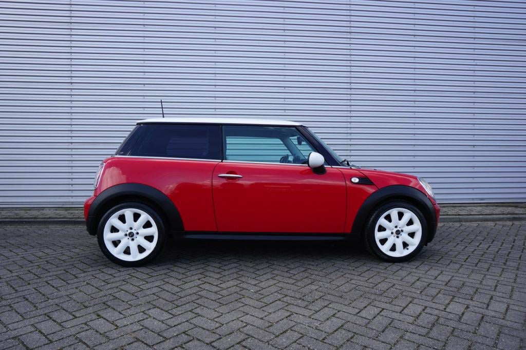 Mini One mini 1.4 airco / elektr. ramen / lm velgen