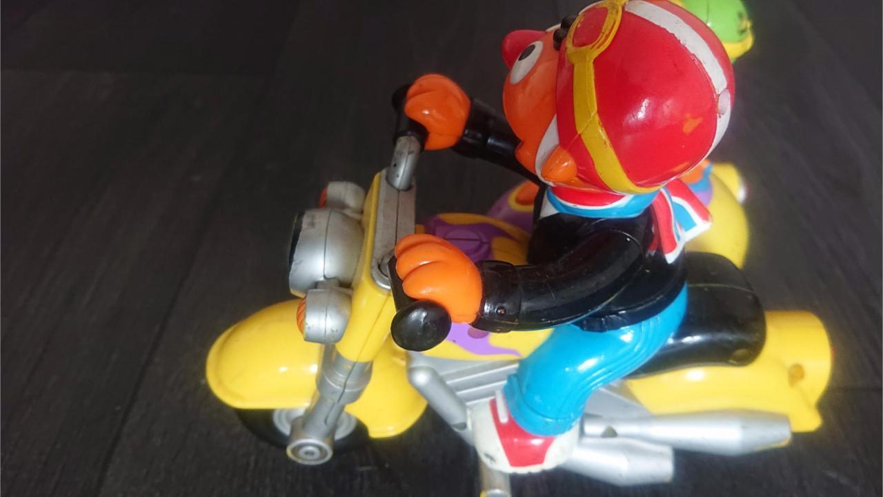 Bert en Ernie Vintage motor met zijspan( licht en geluid)