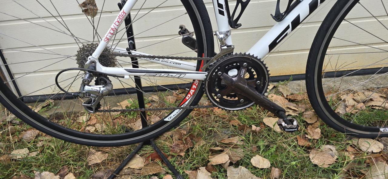 Fuji Roubaix 1.0 – Shimano 105 – maat 52