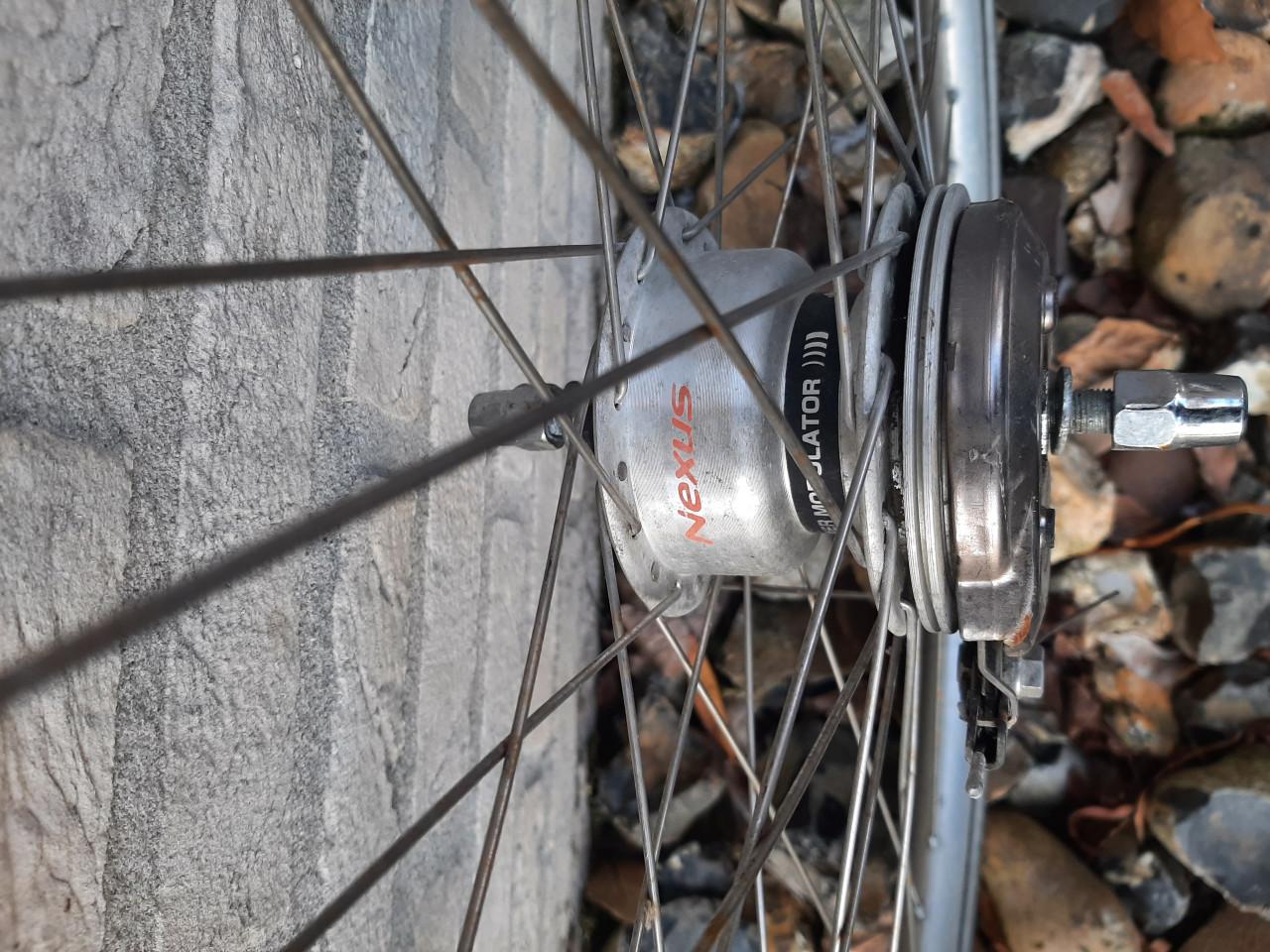 3 tal fiets voorwielen 28 inch per stuk te koop