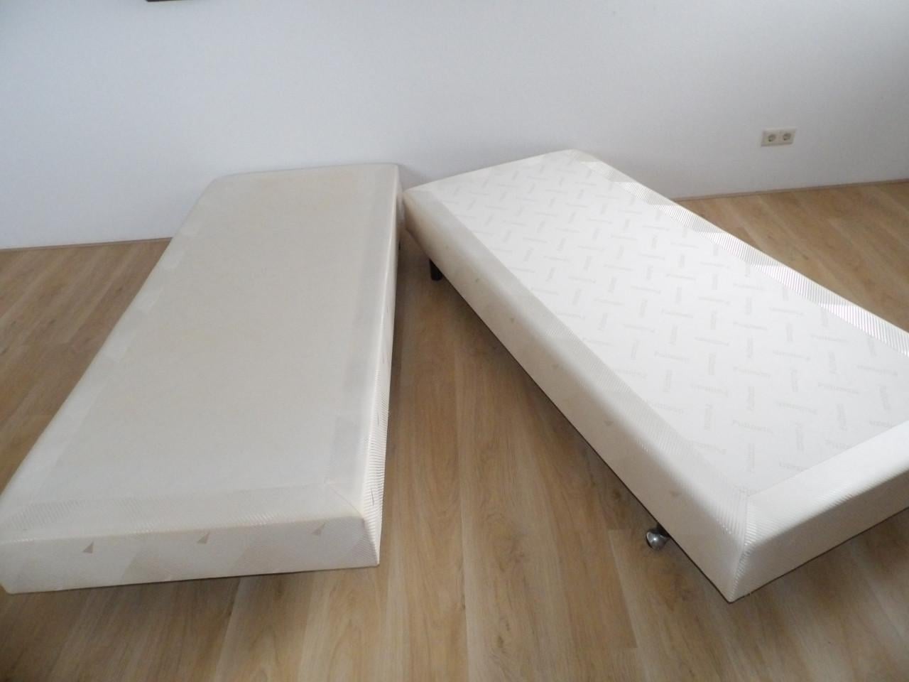 Boxspring bedden 90 cm X 2 Pullman