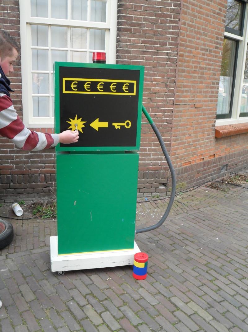 Div, Kinderspelen en attracties te huur.-