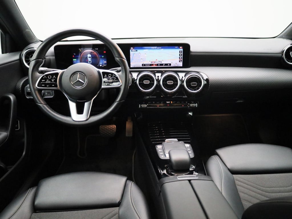 Mercedes-Benz A-Klasse 250 e business line | automaat | lmv | half leder | 