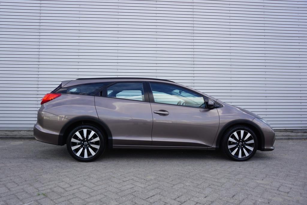 Honda Civic tourer 1.8 sport business edition climate / cruise / camera / b