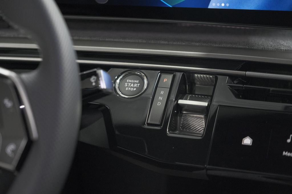 Peugeot E-3008 gt avantage 210 73 kwh | schuif-/kanteldak | warmtepomp | 36