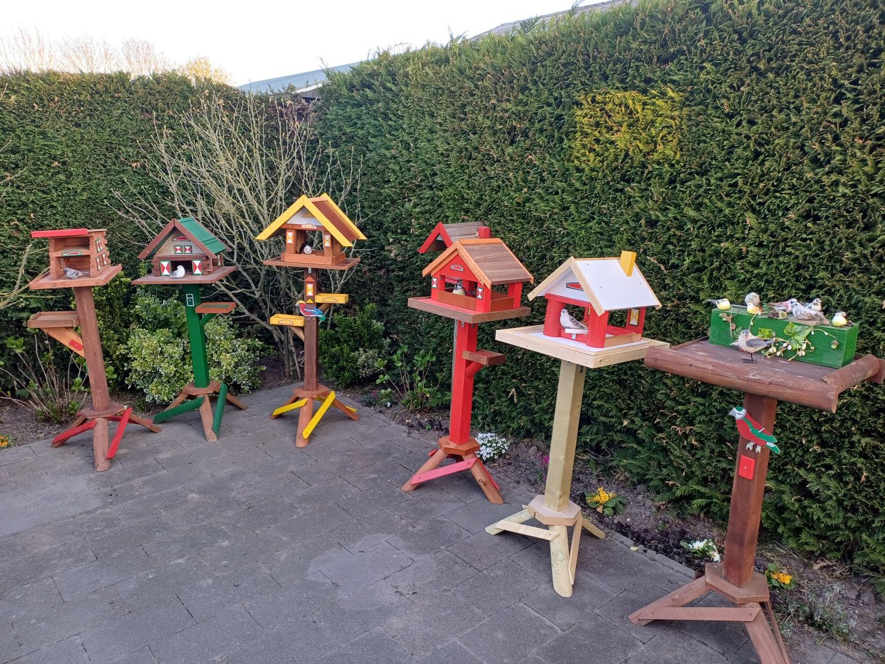 Nest kastjes , Vogelhuisjes  in div. kleurstellingen te Koop