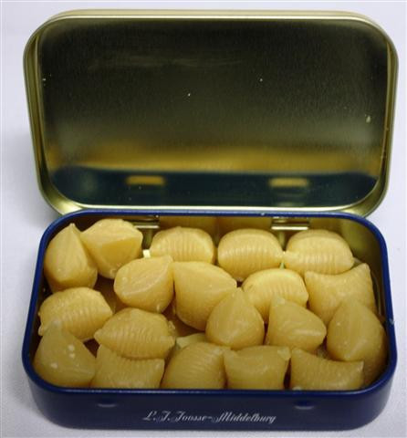 Babbelaars Zeeuwse boterbabbelaars 1.Medaillon. Afm: doorsnee 10,5