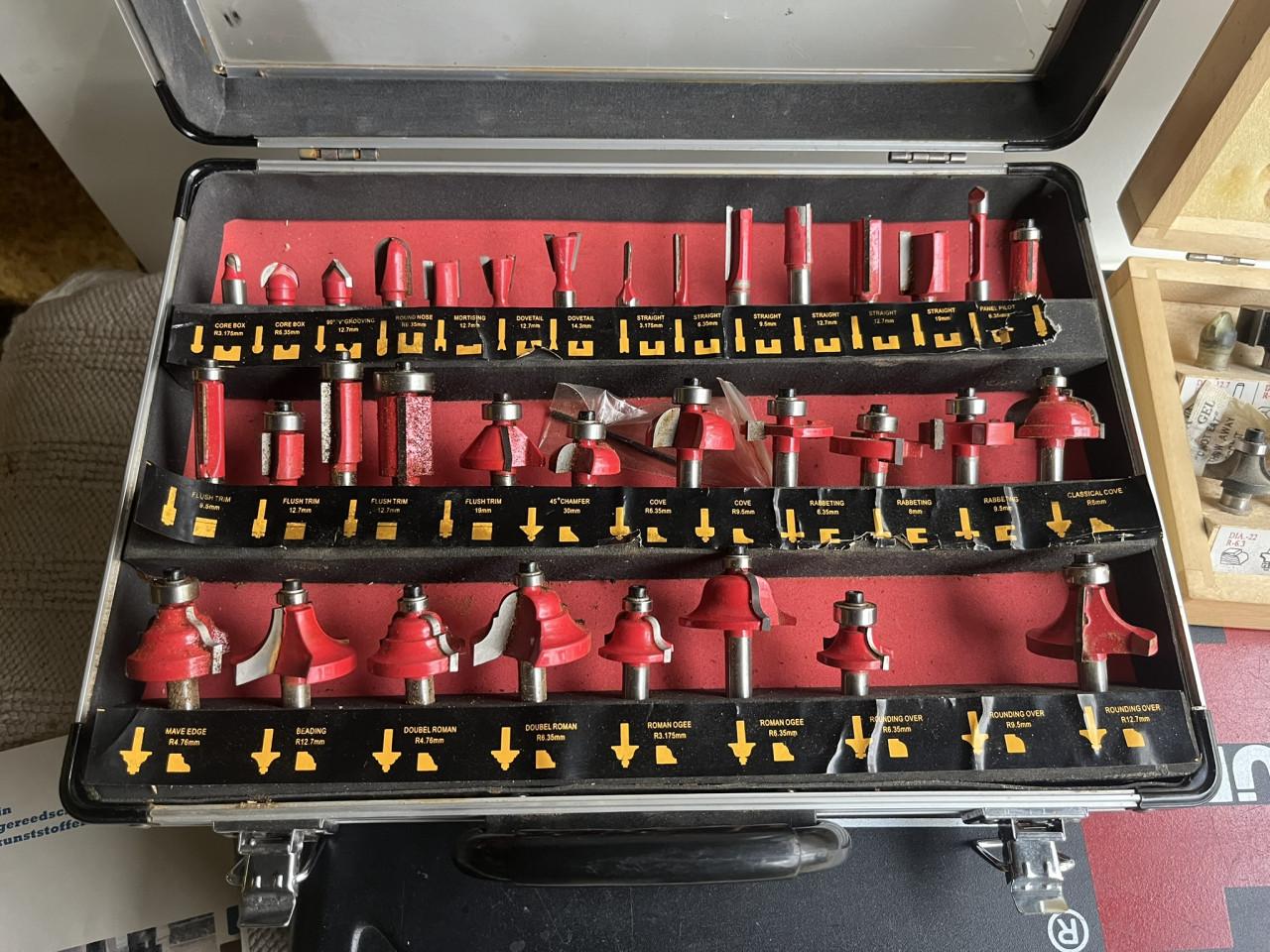 Bovenfreesmachine Master OF750 met 12 en 35 freessets