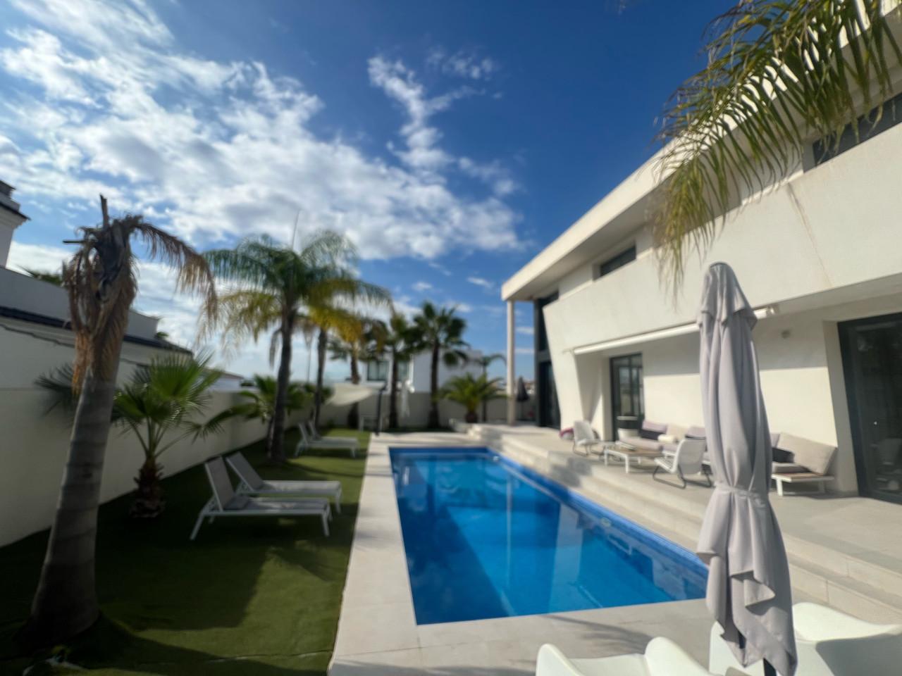 Te huur moderne vakantievilla in spanje