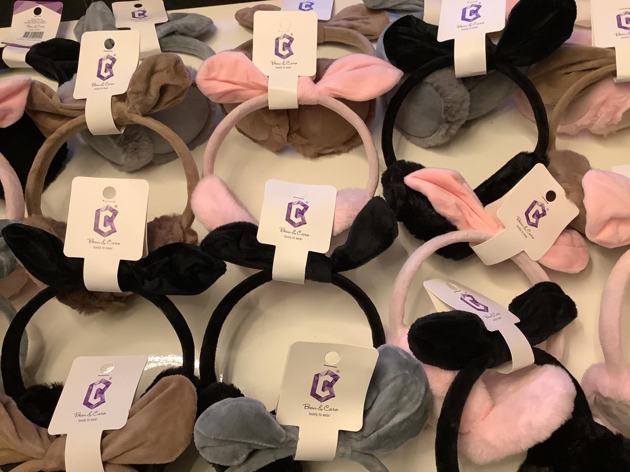 Partij leuke kinder oorwarmers. (Partij 4)