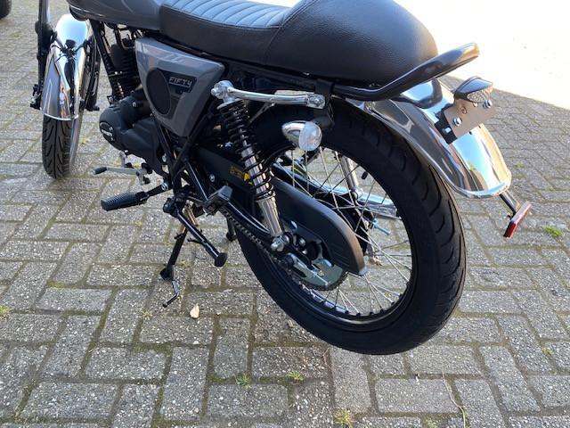 Schitterende Mash fifty caferacer nardo grey 3880 km nu 1699 euro