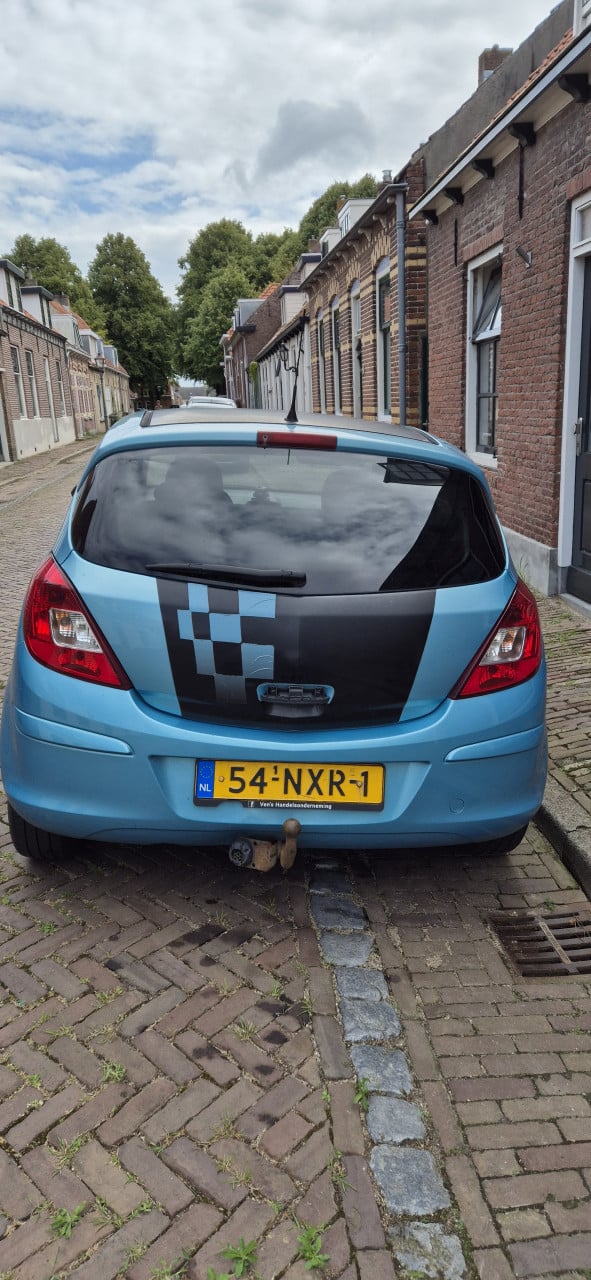 Opel corsa 1.3 cdti uit 2010 met jaar apk