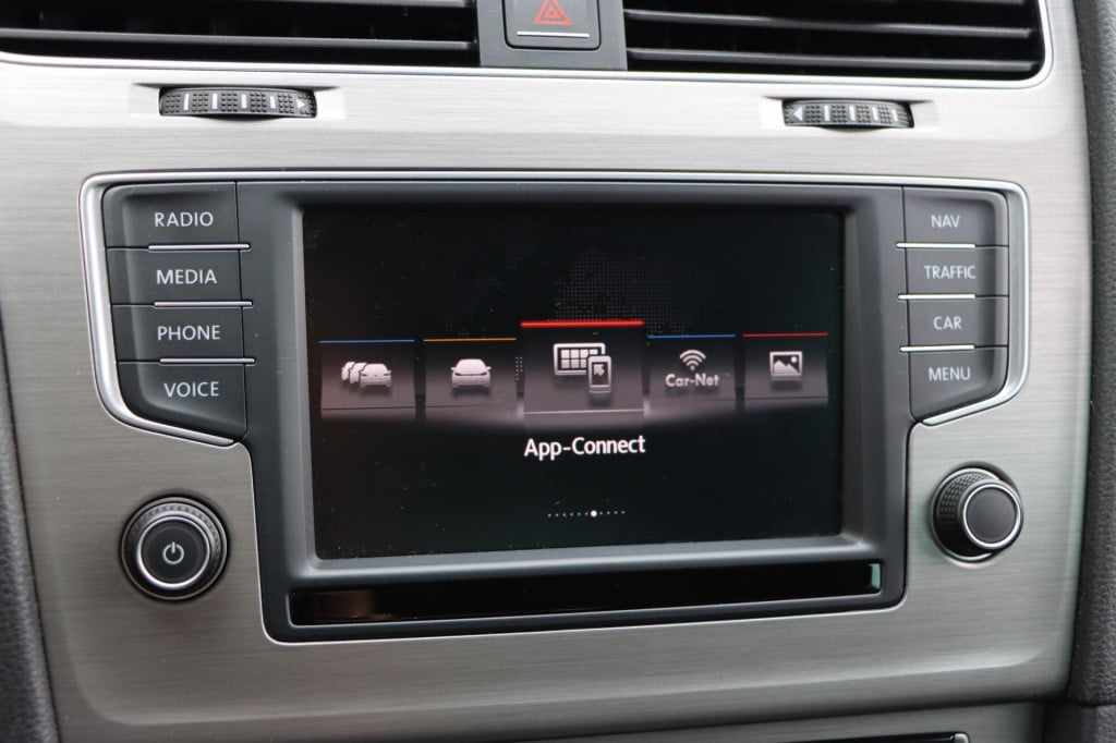 Volkswagen Golf variant 1.0 tsi business edition connected