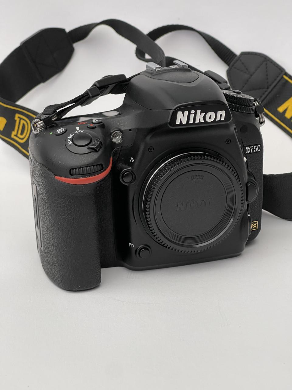 Te koop: Nikon D750 body