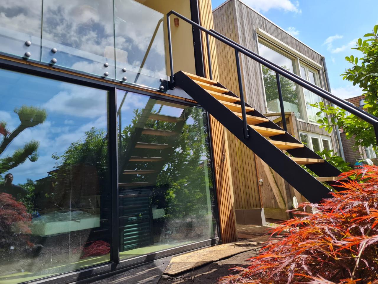 ⭐ TIP – Stalen buitentrappen op maat | Duurzaam & vakkundig