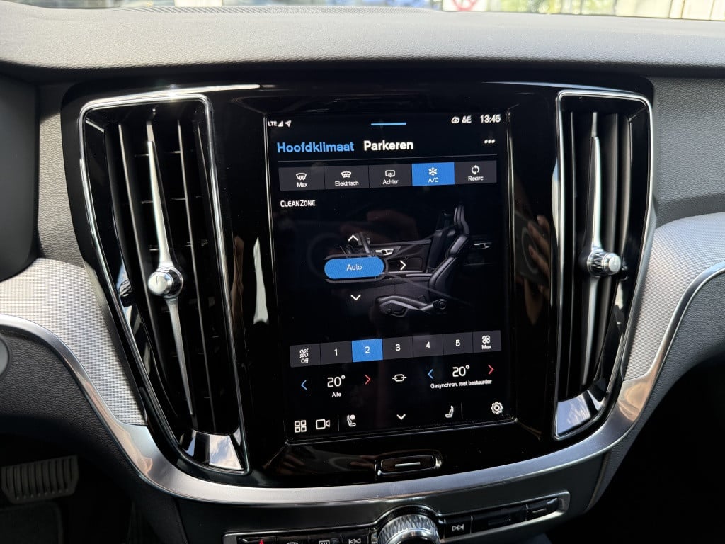 Volvo V60 t6 398pk recharge plus dark| adap.cruise| 360camera| trekaak