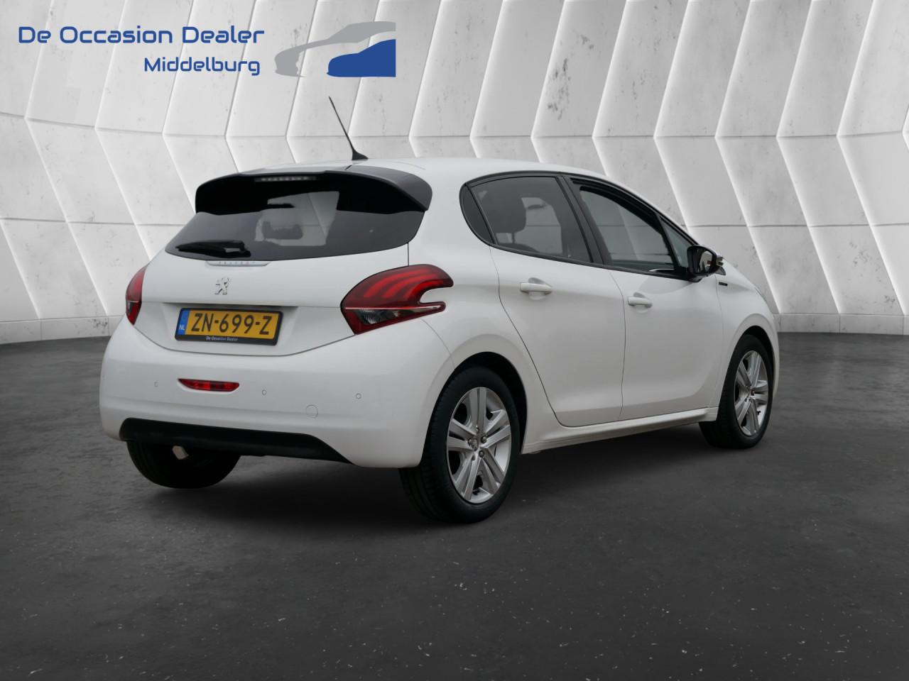 Peugeot 208 1.2 PureTech Signature rijklaar incl garantie