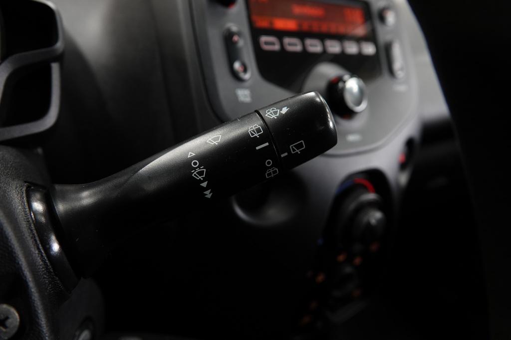 Peugeot 108 1.0 e-vti access | aux | airco |