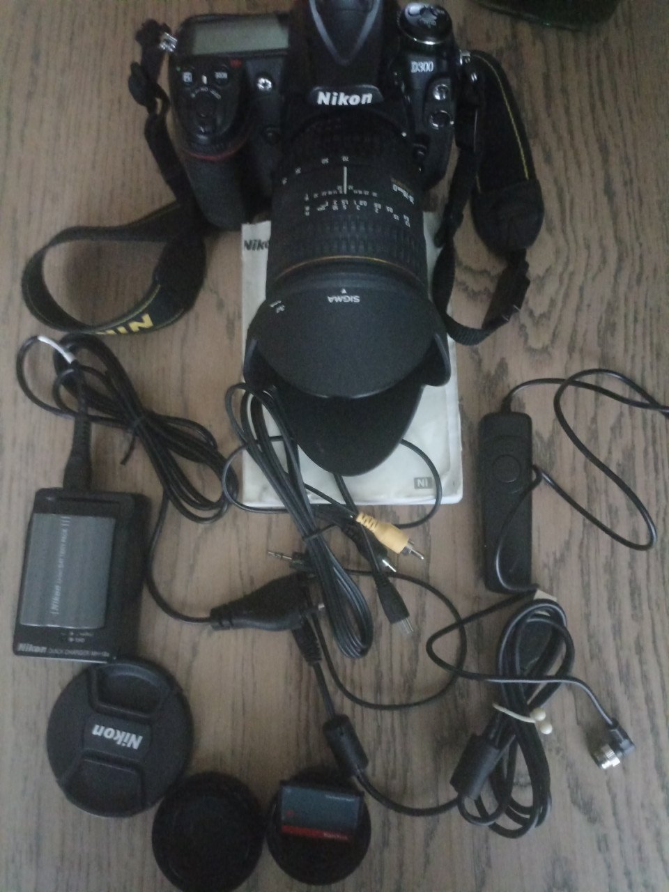 Te Koop Nikon D300 met sigma 2.8 lens