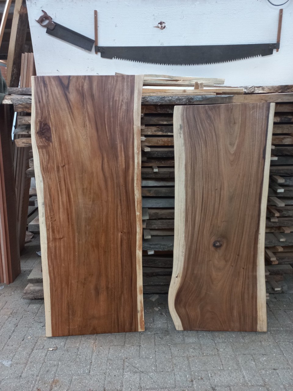 Boomstamtafels van suar hout