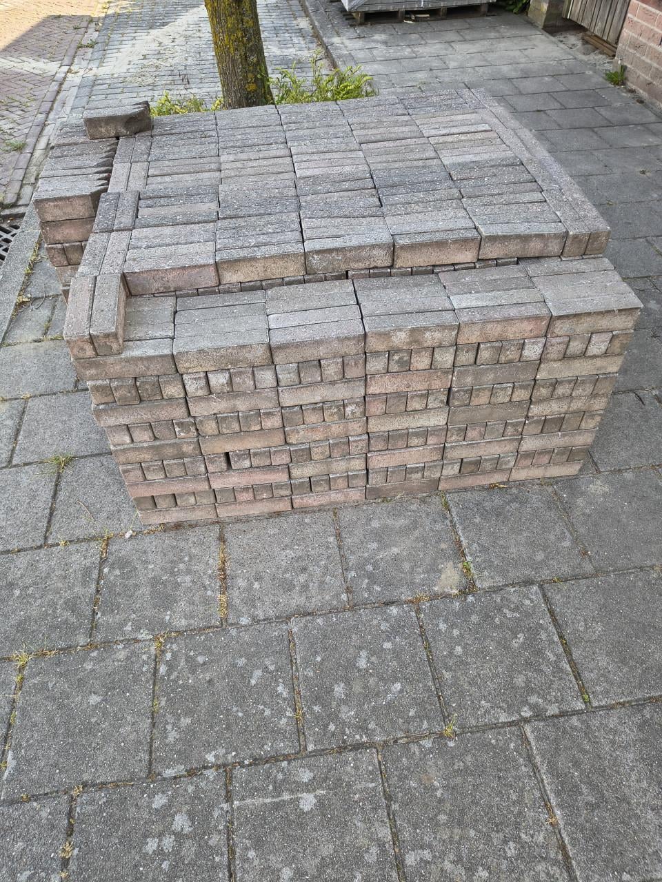 Te koop: Straatstenen 5x20cm Rood genuanceerd