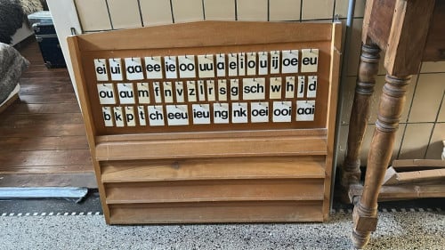 Vintage Montessori klankbord – oud schoolbord leren om te leren lezen