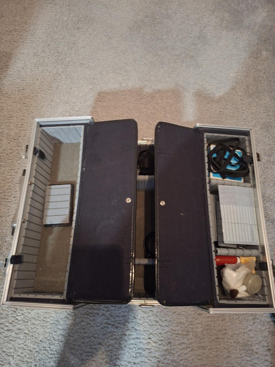 Fotokoffer met inhoud camera, lenzen en toebehoren