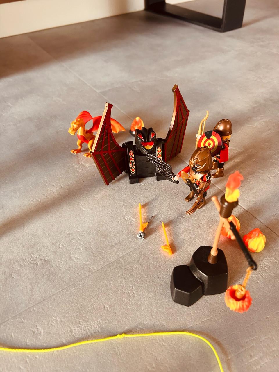 Playmobil sets: o.a. politiebureau, brandweerkazerne, vakantiecamper