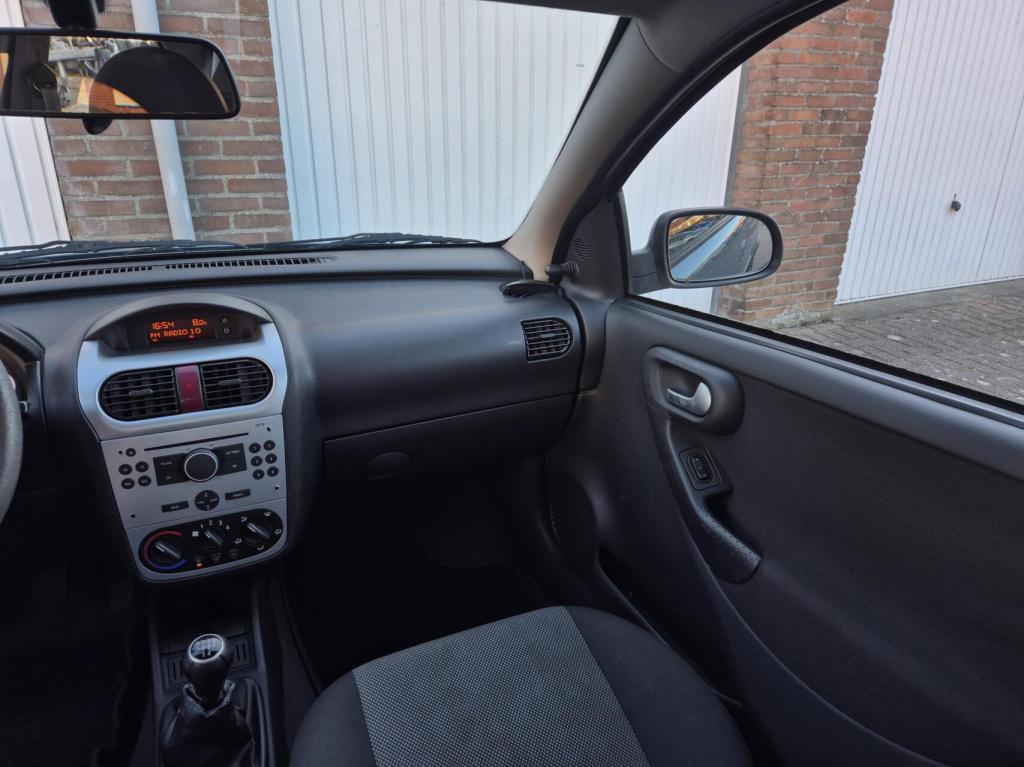 Opel Corsa 1.2-16v silverline / origineel nl / airco