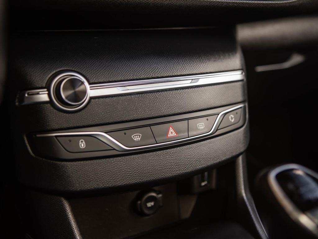 Peugeot 308 1.2 puretech 110pk blue lease premium | panoramadak | camera | 