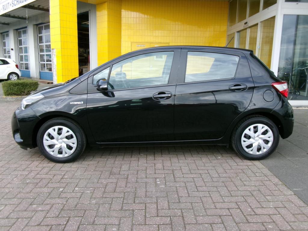 Toyota Yaris 1.5 hybrid clima, camera, multimedia, bluet.