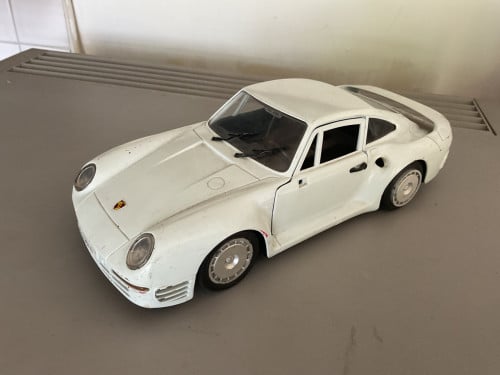 Porsche 959 model 1:18