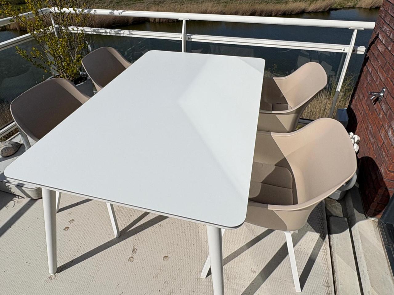 Tuin eettafel met4 stoelen