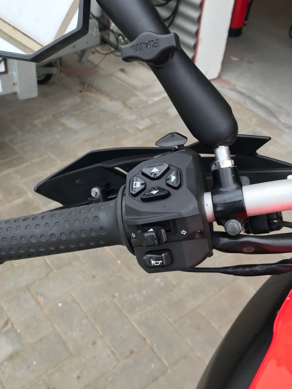 Aprilia Tuareg 660