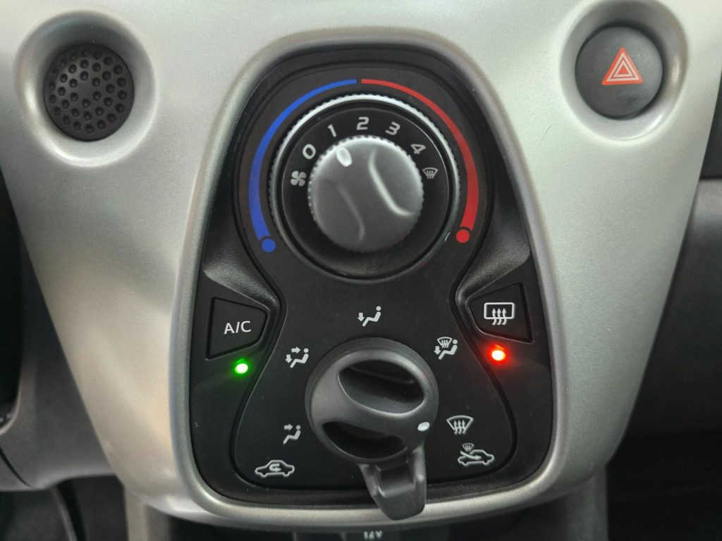 Toyota Aygo occasion 1.0 vvt-i x-play met parkeercamera | tweedehands toyot