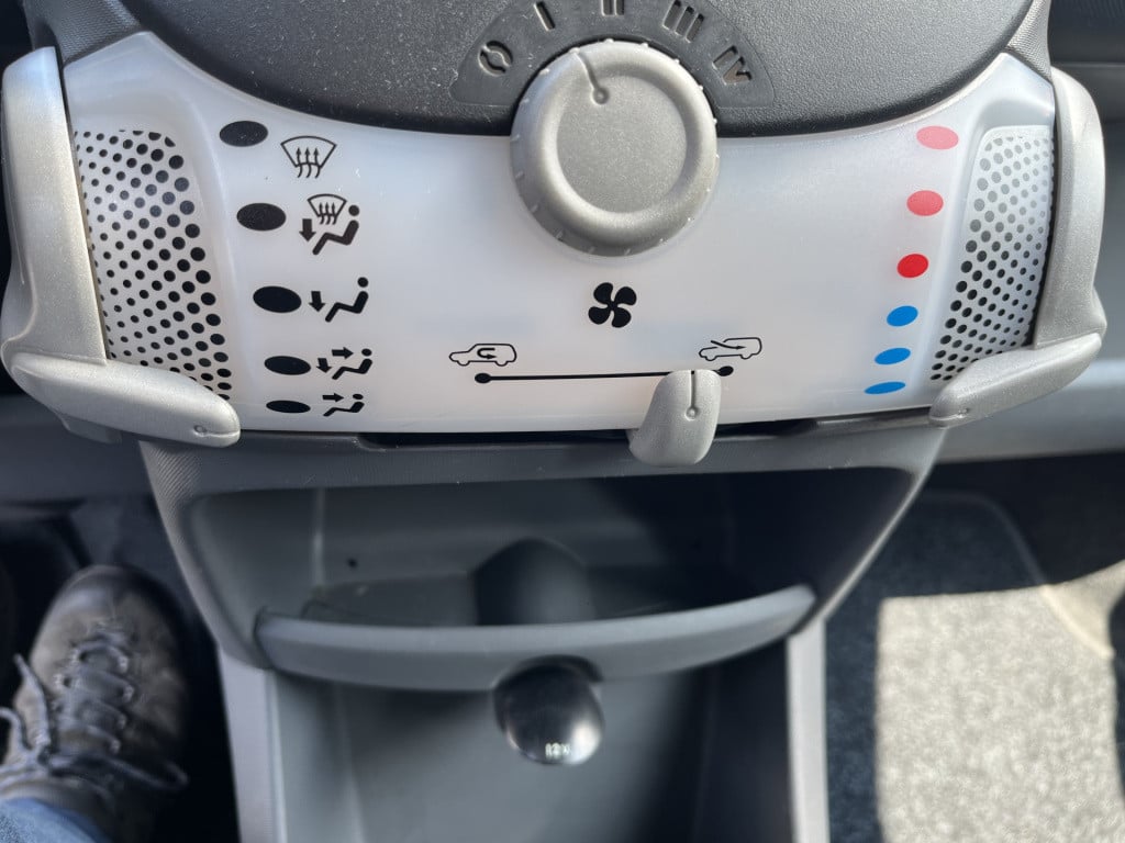 Toyota Aygo 1.0-12v cool 50 dkm