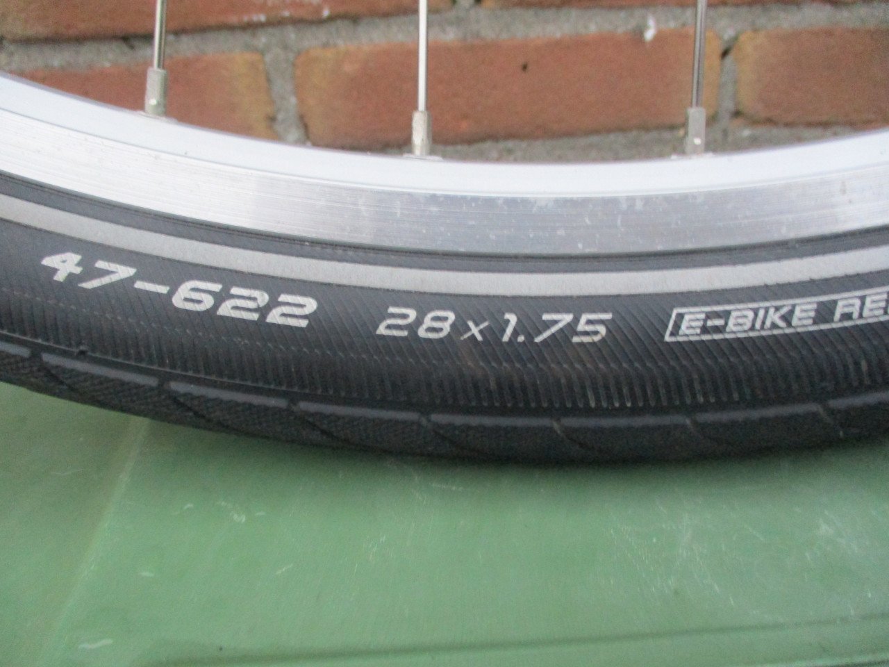 Zgan compleet 28 inch voorwiel fiets met zgan banden .
