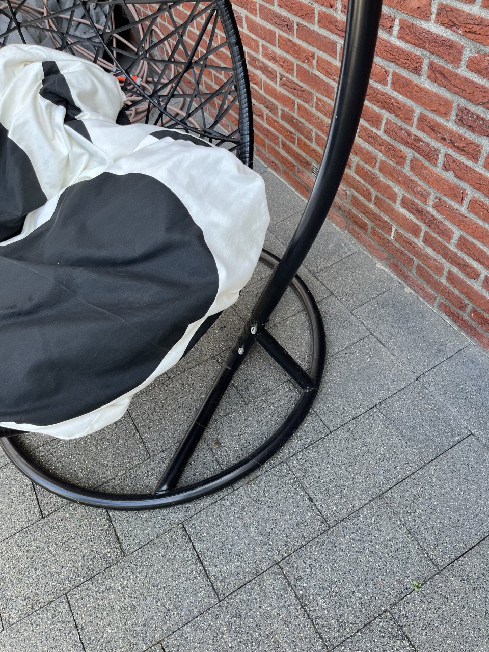 Hangstoel Egg, zwart