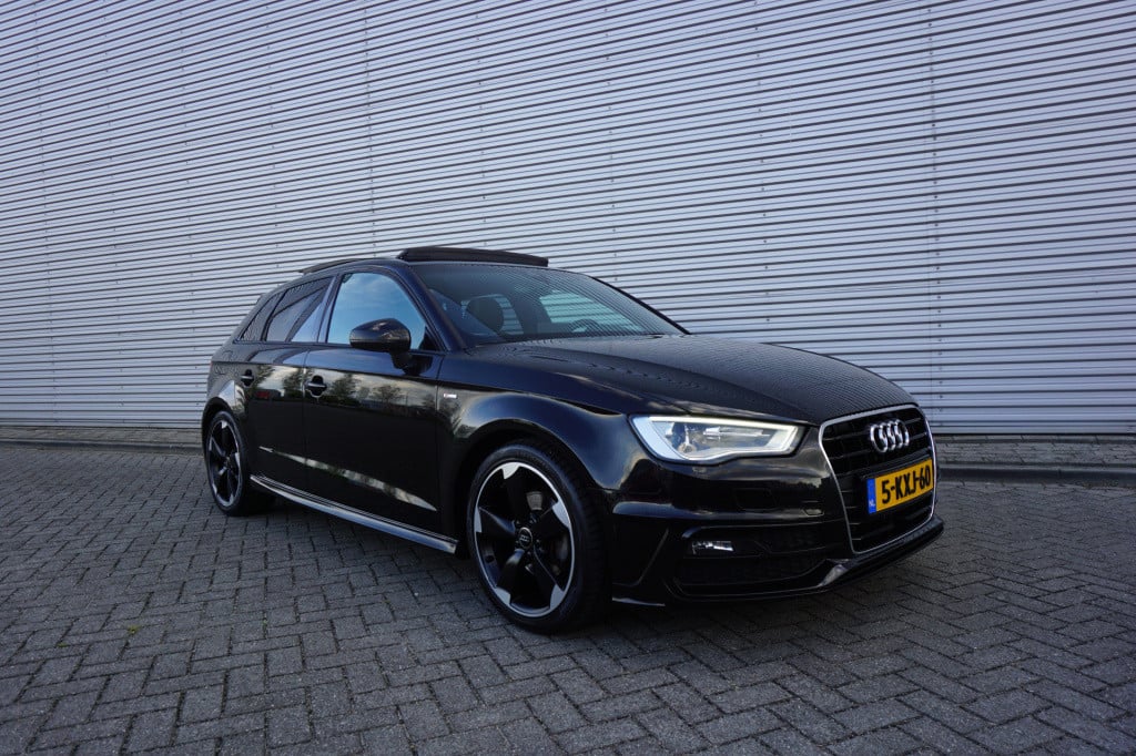 Audi A3 sportback 1.4 tfsi ambition pro line s airco / navi / cruise / pano