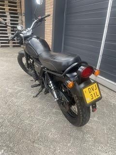 Schiiterende caferacer hanway raw 50 mat zwart weiniog km 1599 euro