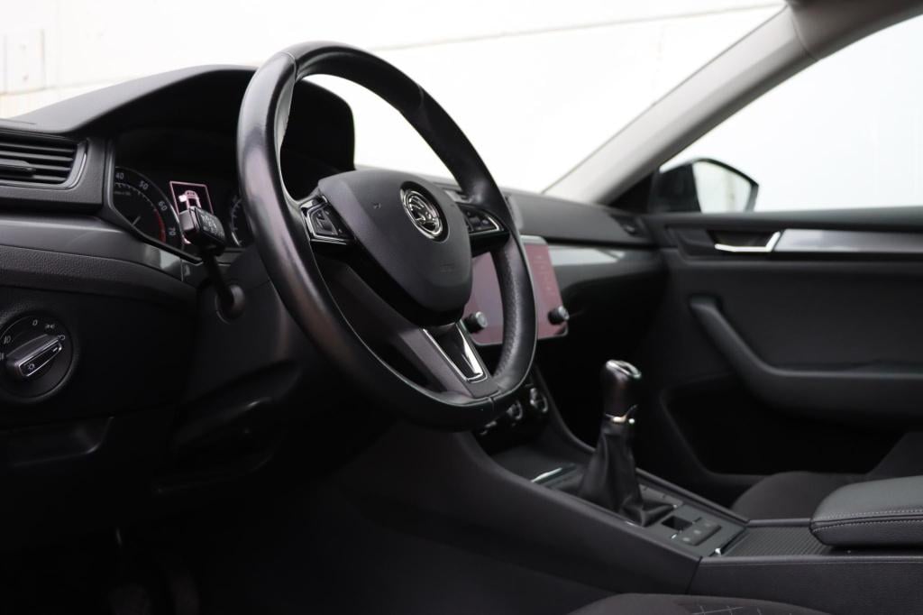 Skoda Superb combi 1.4 tsi act style business