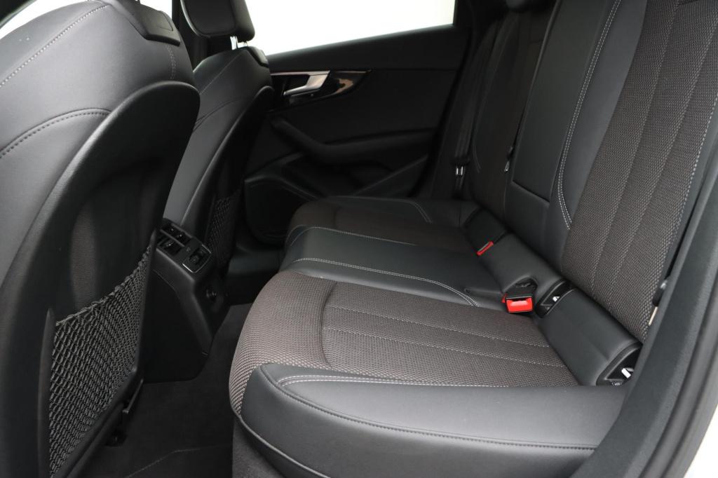 Audi A4 avant 35 tfsi s-line edition competition 150pk s-tronic