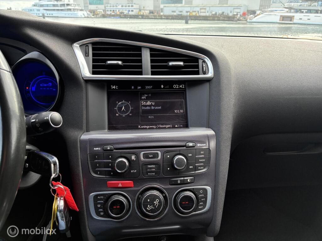 Citroen C4 1.6 VTi Ligne Business kmst205.811 Nap B2012